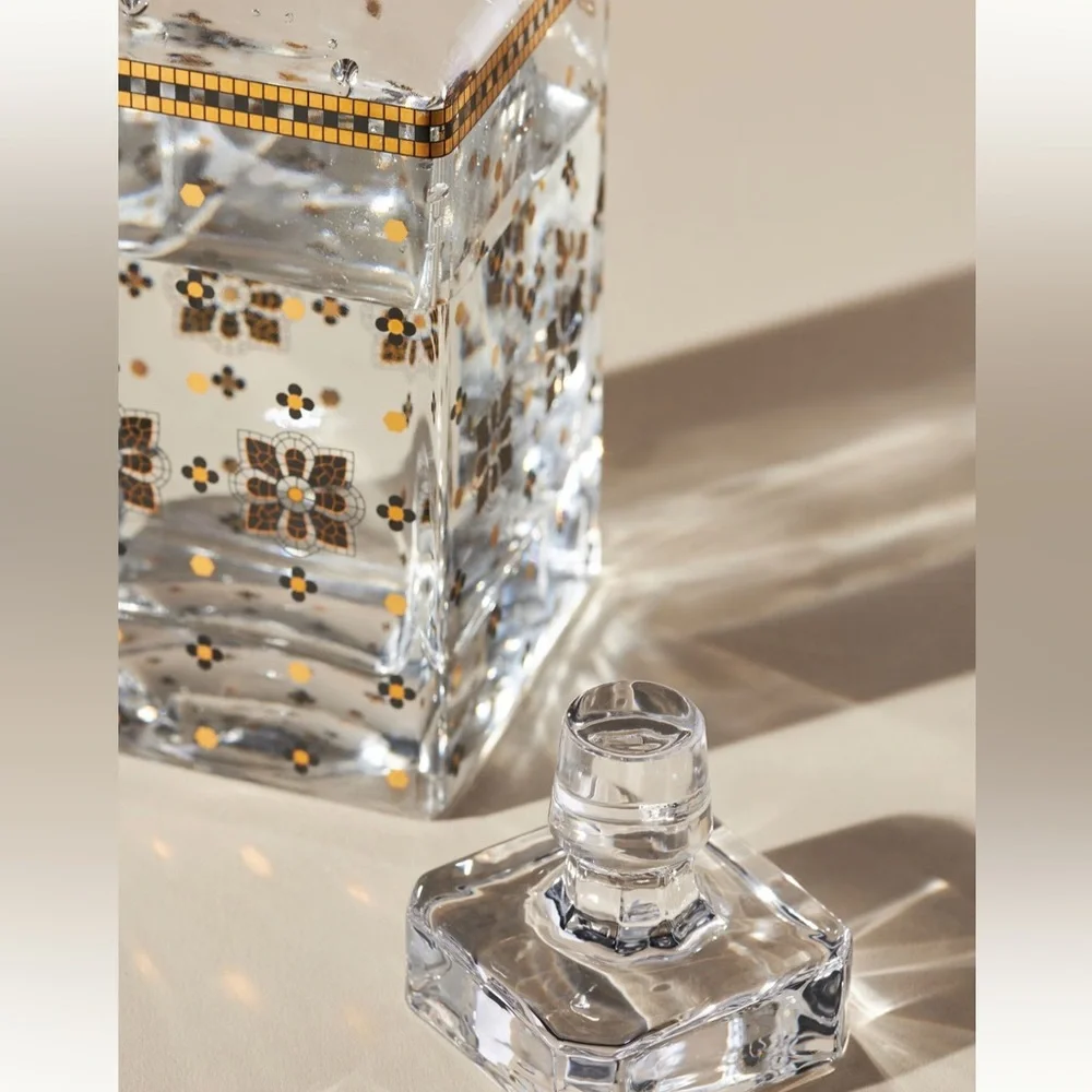 LAST ONE🔥Bistro Tile Decanter - Picture 2 of 11
